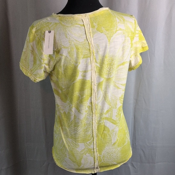Pilcro Short Sleeve Blouse. NWT Small. - Picture 2 of 7